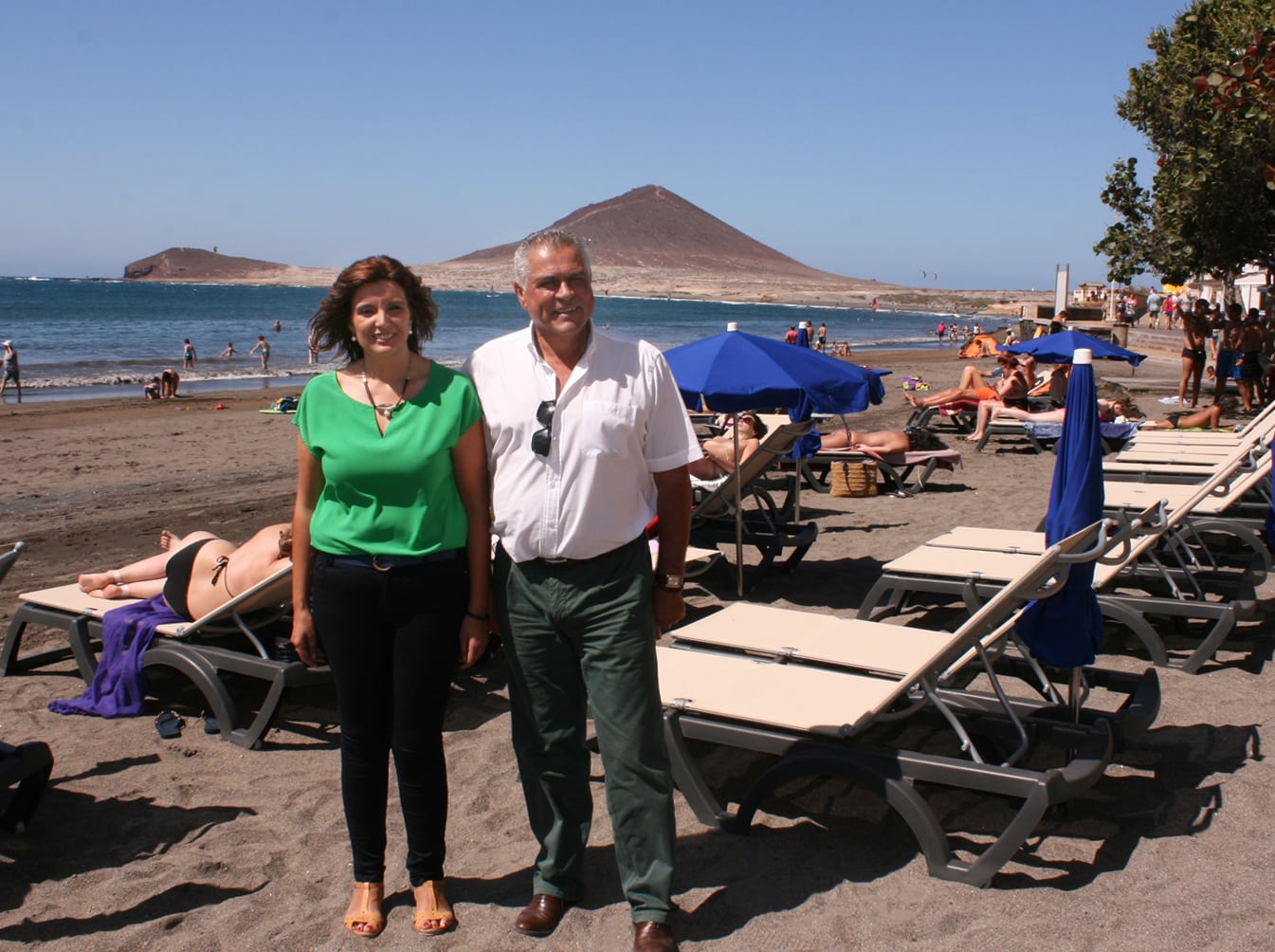 Nuevo servicio de hamacas y sombrillas en El Médano y La Tejita