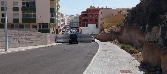 Vecin@s de El Médano denuncian calles que siguen cerradas aunque fueron terminadas hace 10 años