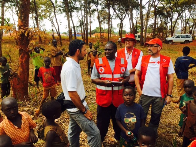 Reconocimiento institucional al voluntario José Francisco Allo por su labor humanitaria en Tanzania