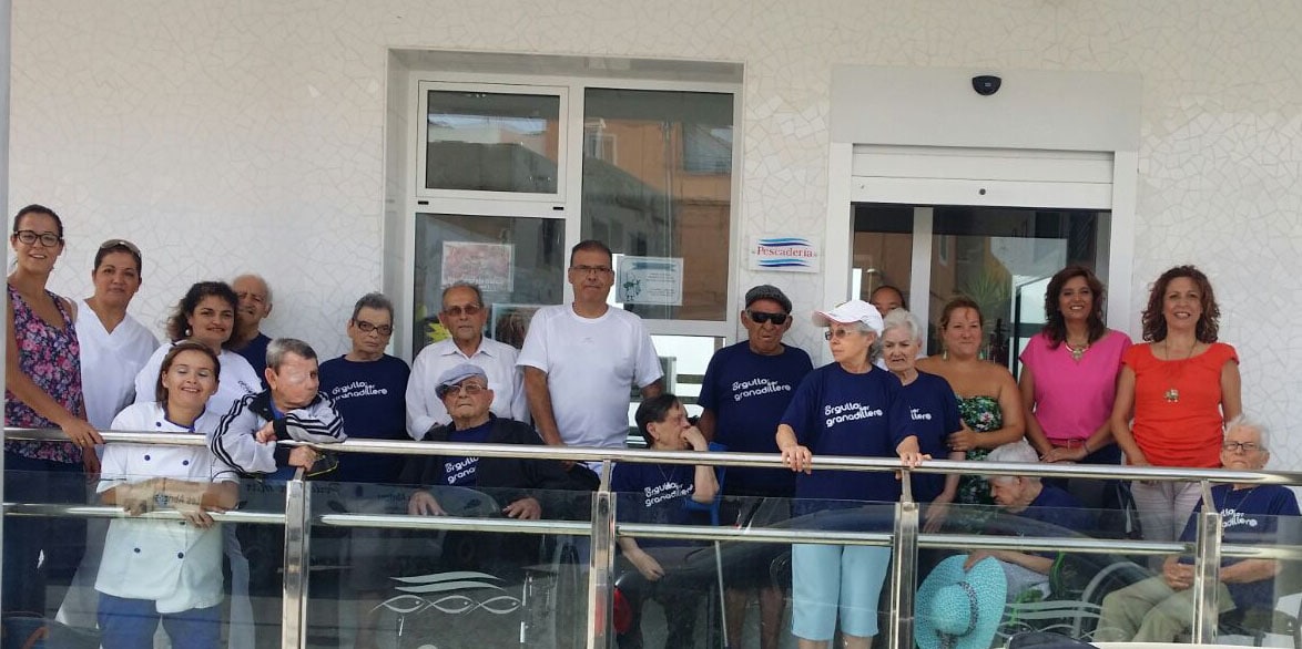 Visita a la Lonja pesquera de Los Abrigos de usuarios del hogar funcional ‘Pérez Campos’