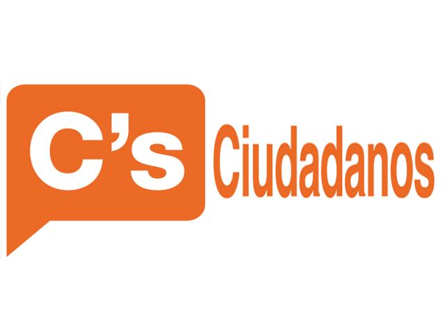 La renovada junta directiva de la agrupación local de Ciudadanos (C’s), con Ana Delia Cruz como nueva coordinadora