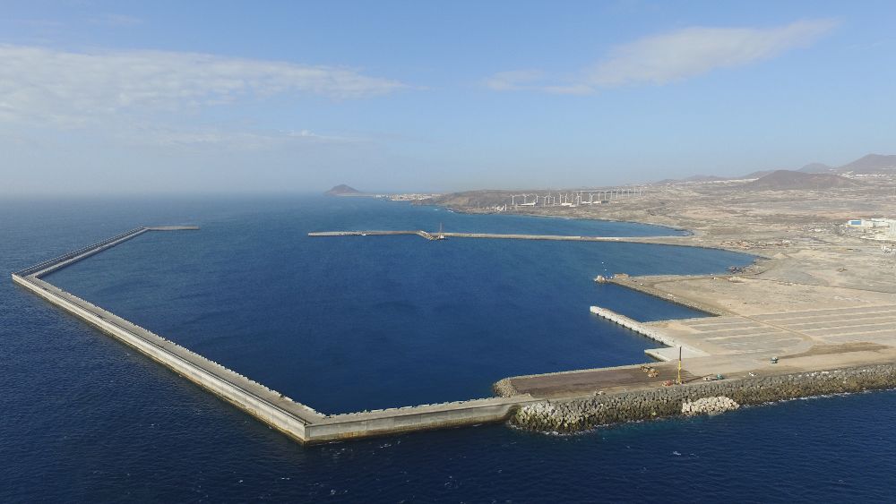 La Autoridad Portuaria tiene previsto desarrollar un gran parque eólico marino en el Puerto de Granadilla