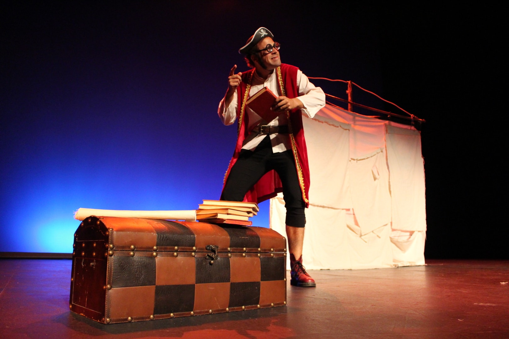 La obra de teatro ‘Piratas Ilustrados’ del ciclo ‘Granadilla sube el telón’, este sábado en San Isidro