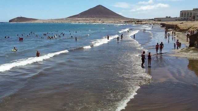 La posible ‘intencionalidad’ de la contaminación de las playas de El Médano con E. Coli denunciada por Marcos González y el problema de los vertidos de aguas residuales, a debate