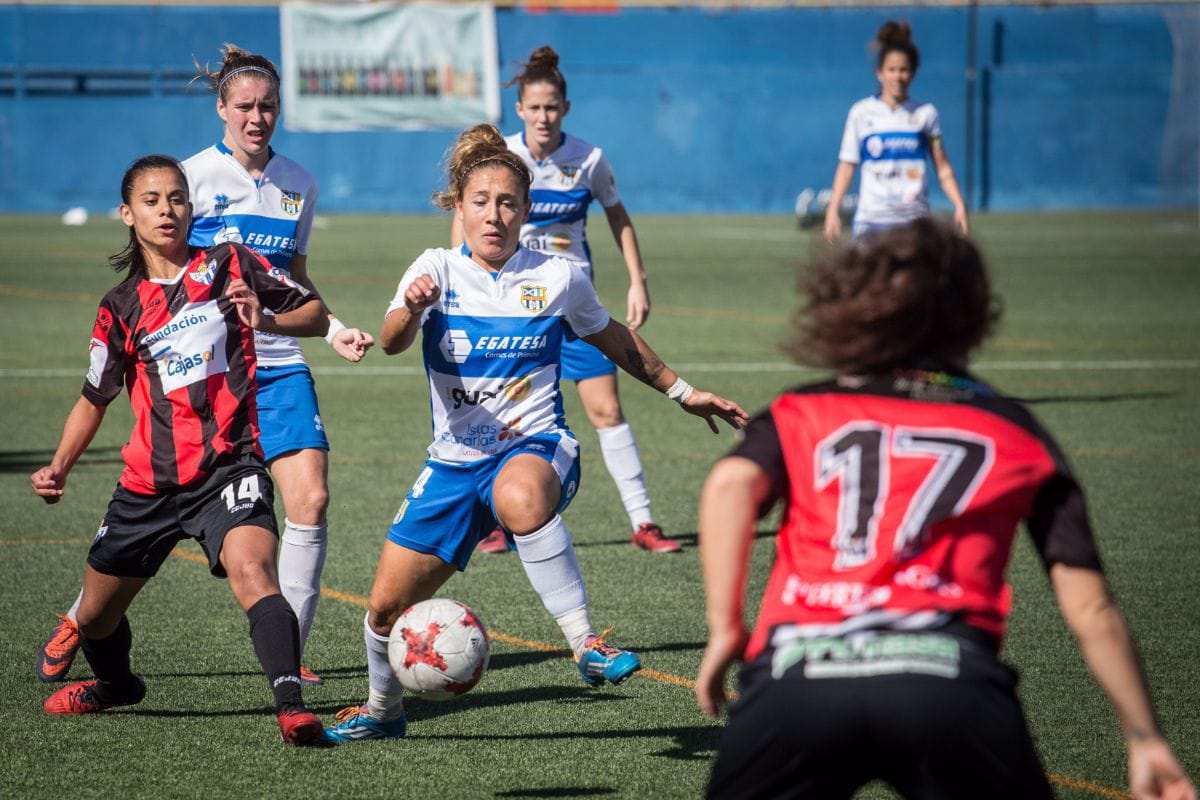 La UD Granadilla Tenerife Egatesa recibe este sábado en un ‘trascendental’ partido al modesto Sporting de Huelva del entrenador más veterano de la Primera División Femenina