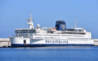 El barco-hospital civil mayor del mundo, el ‘África Mercy’, hace escala en Granadilla de Abona